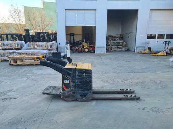 CATERPILLAR elektromos raklapemelő