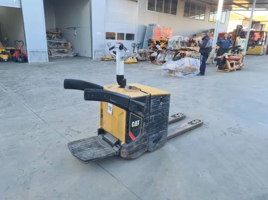 CATERPILLAR elektromos raklapemelő