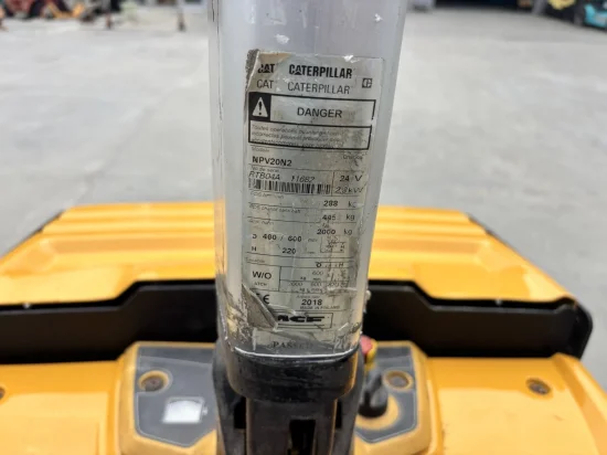 CATERPILLAR elektromos raklapemelő