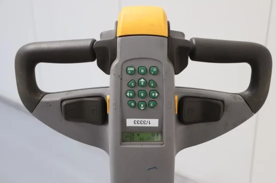 NISSAN/UNICARRIERS elektromos raklapemelő